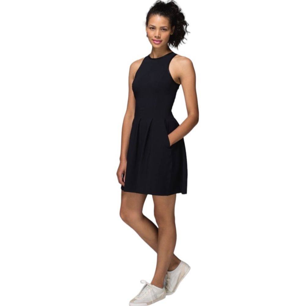 Lululemon Here To There Dress in Black Size 6